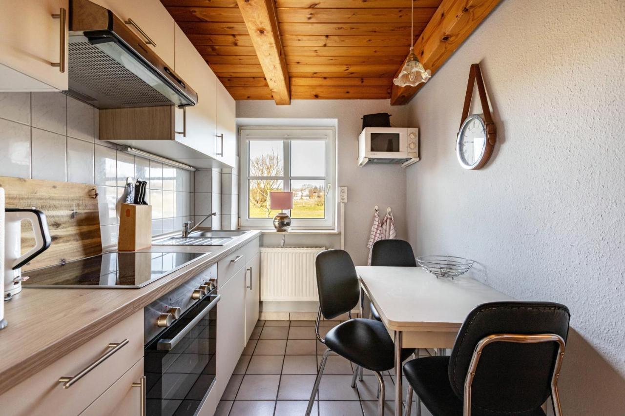Schipp Landen Frida Apartment ฮูซุม ภายนอก รูปภาพ