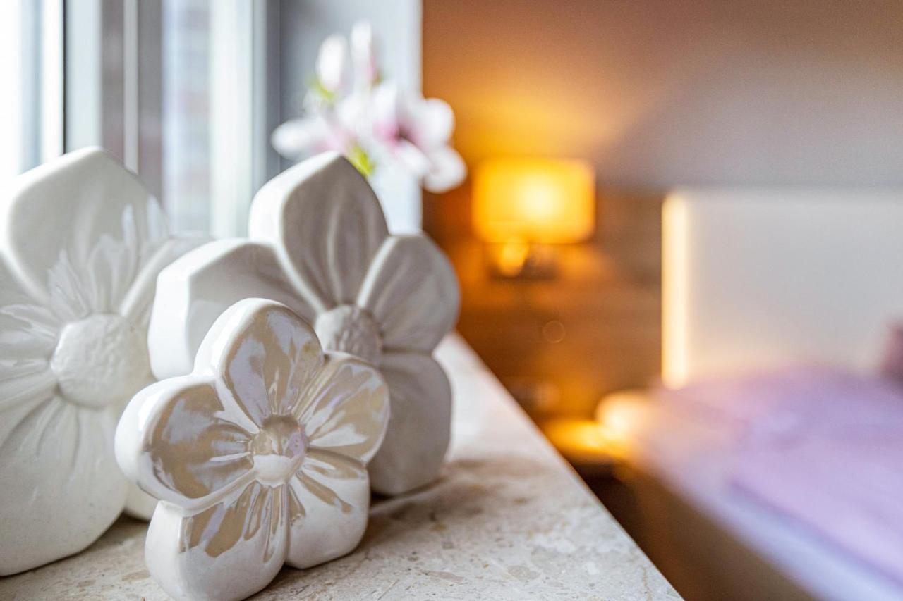 Schipp Landen Frida Apartment ฮูซุม ภายนอก รูปภาพ